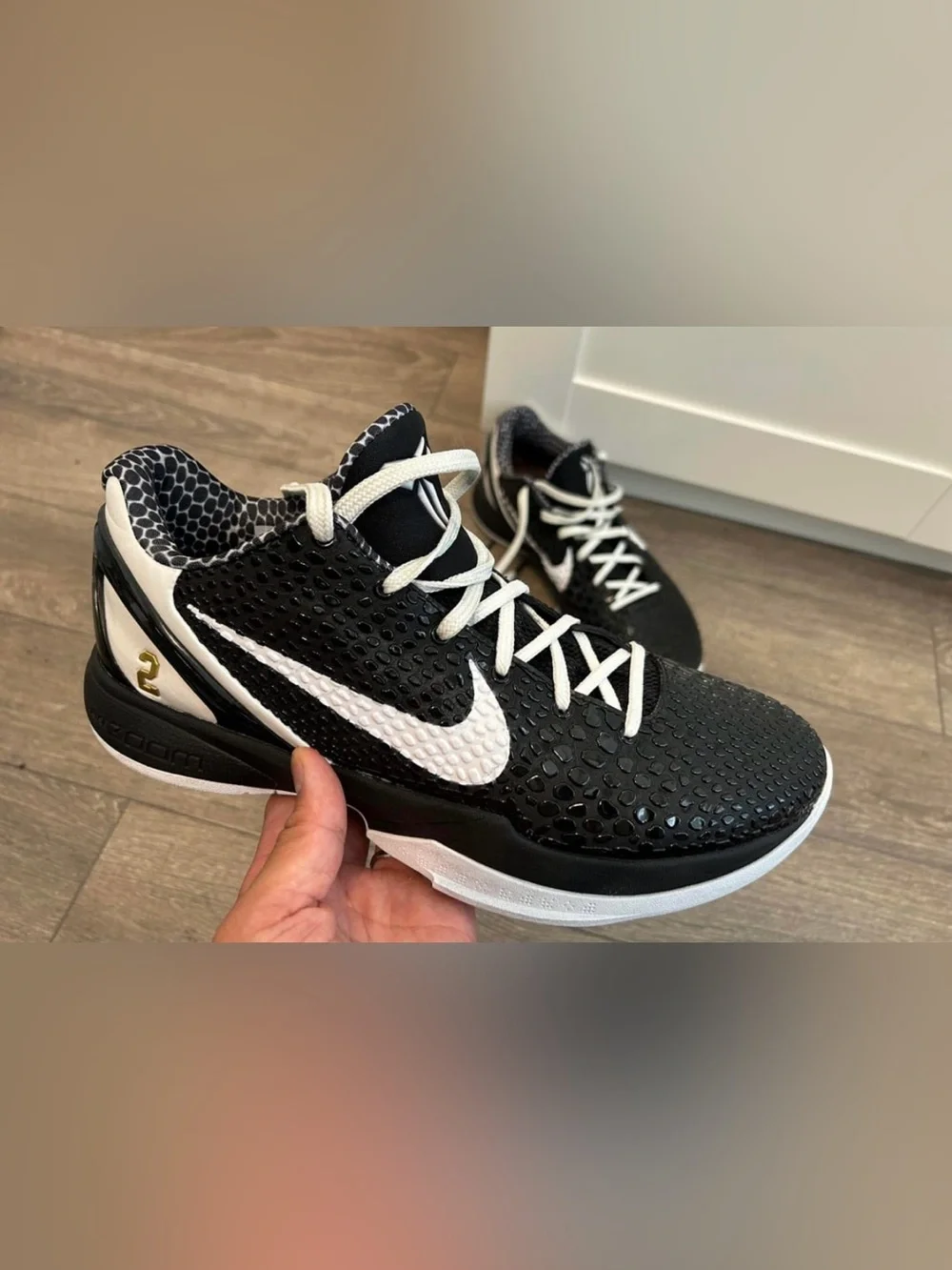 Nike mens Black and White Low-Top Sneakers size 13
